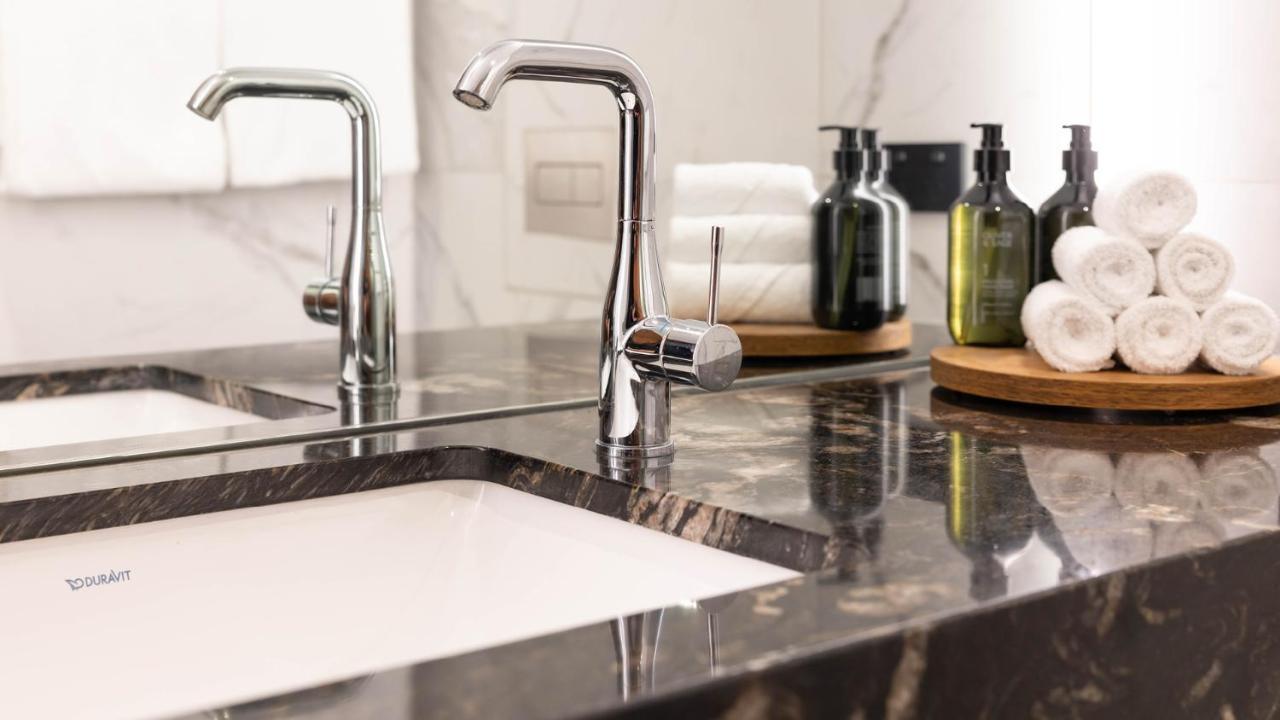 Horizon By Skycity Auckland Bagian luar foto Bathroom taps