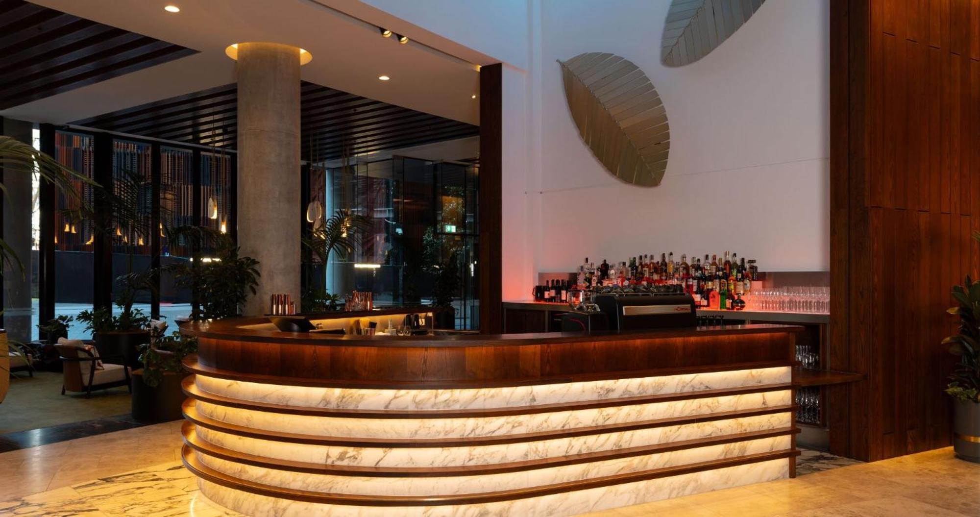 Horizon By Skycity Auckland Bagian luar foto The bar at the Mandarin Oriental, Munich