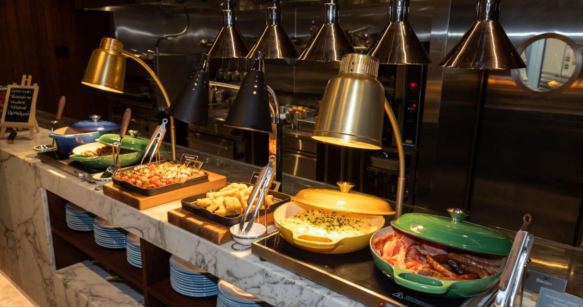 Horizon By Skycity Auckland Bagian luar foto A chafing dish buffet